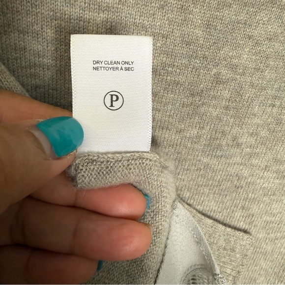 Brochu Walker Gray The Lace Vee Looker Pullover Sweater - Picture 10 of 11